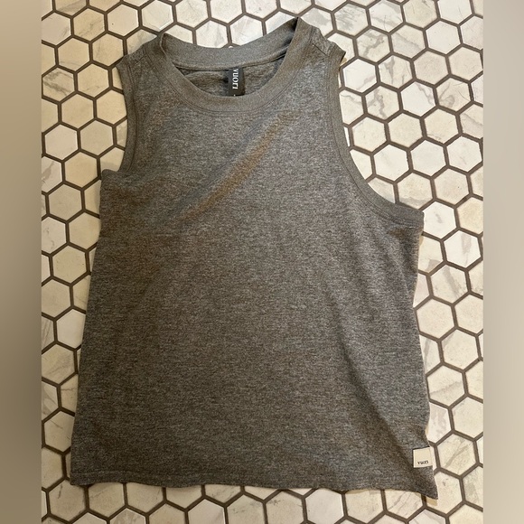 Vuori Energy Tank in Heather Grey - Picture 11 of 13